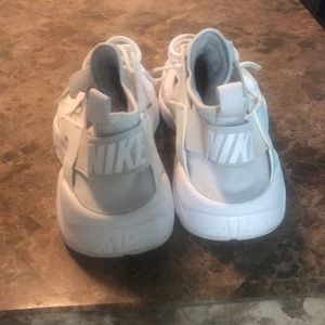 Nike huaraches Gs Sz 7